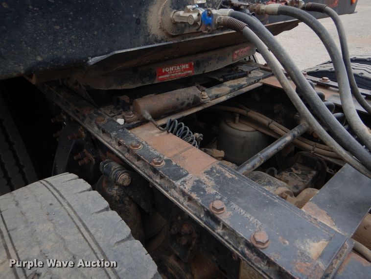 image for item GE9504 1999 Freightliner FLD120 semi truck