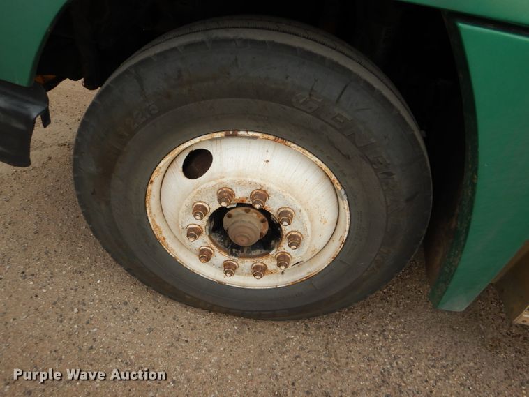 image for item GE9504 1999 Freightliner FLD120 semi truck