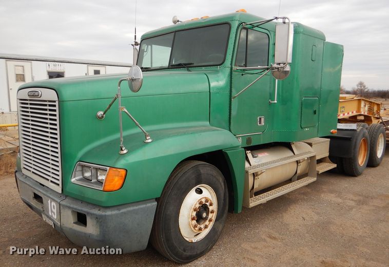 image for item GE9505 1999 Freightliner FLD120 semi truck