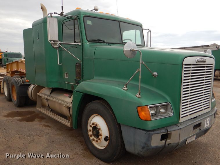 image for item GE9505 1999 Freightliner FLD120 semi truck