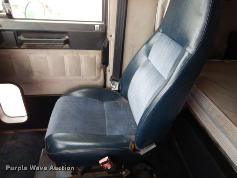 image for item GE9505 1999 Freightliner FLD120 semi truck