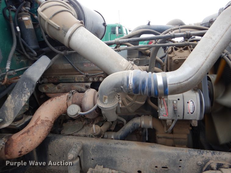 image for item GE9505 1999 Freightliner FLD120 semi truck