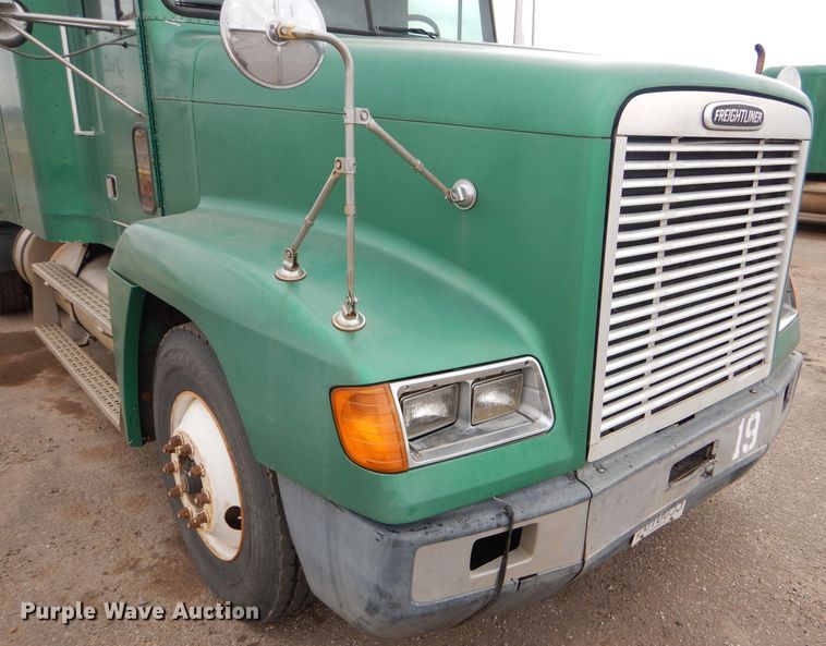image for item GE9505 1999 Freightliner FLD120 semi truck