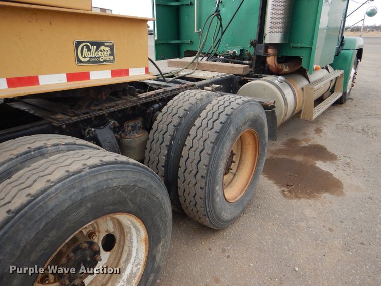 image for item GE9505 1999 Freightliner FLD120 semi truck