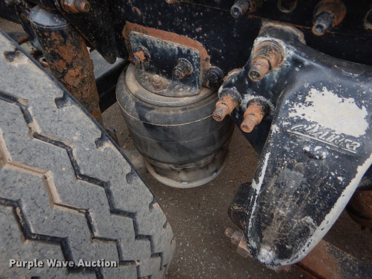 image for item GE9505 1999 Freightliner FLD120 semi truck