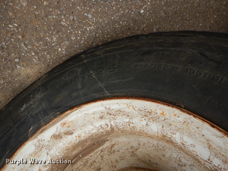 image for item GE9505 1999 Freightliner FLD120 semi truck