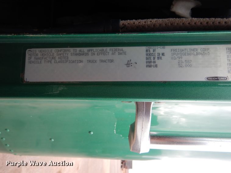 image for item GE9505 1999 Freightliner FLD120 semi truck