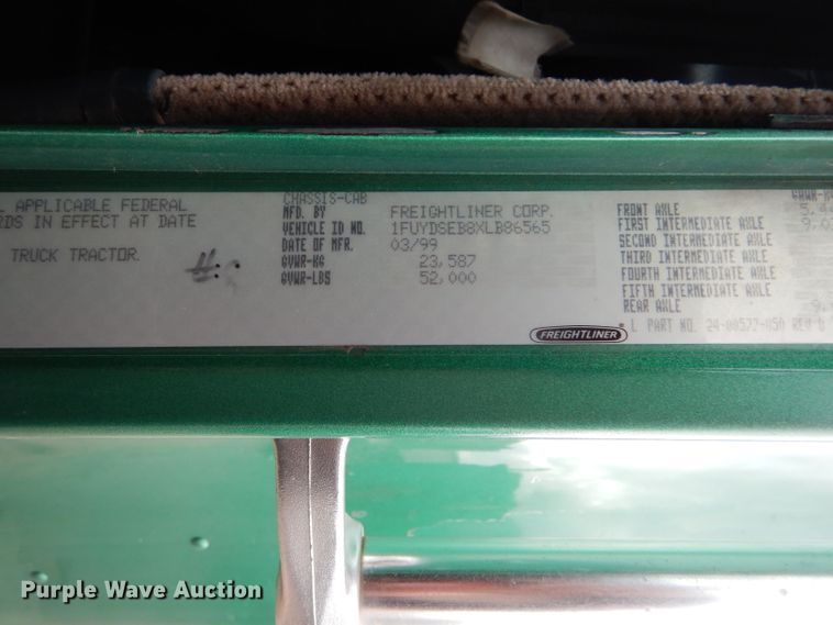 image for item GE9505 1999 Freightliner FLD120 semi truck