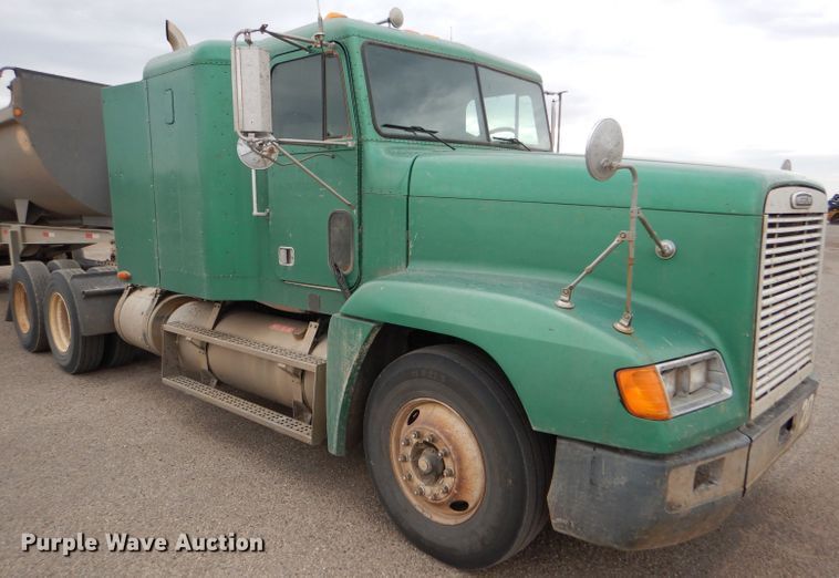 image for item GE9507 1999 Freightliner FLD120 semi truck