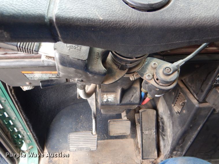 image for item GE9507 1999 Freightliner FLD120 semi truck