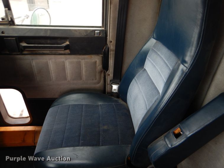 image for item GE9507 1999 Freightliner FLD120 semi truck