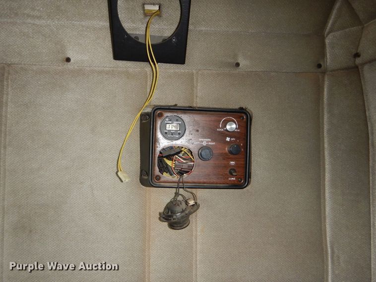 image for item GE9507 1999 Freightliner FLD120 semi truck