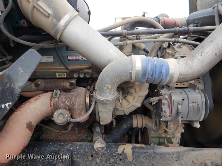 image for item GE9507 1999 Freightliner FLD120 semi truck