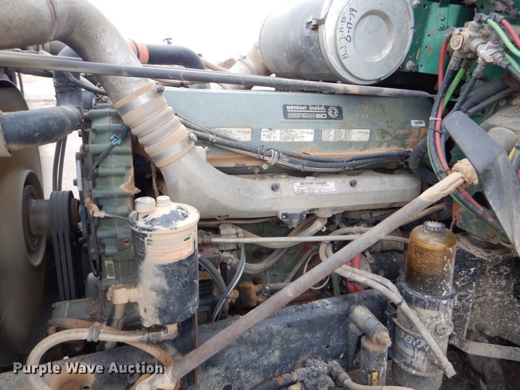 image for item GE9507 1999 Freightliner FLD120 semi truck