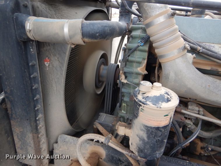 image for item GE9507 1999 Freightliner FLD120 semi truck