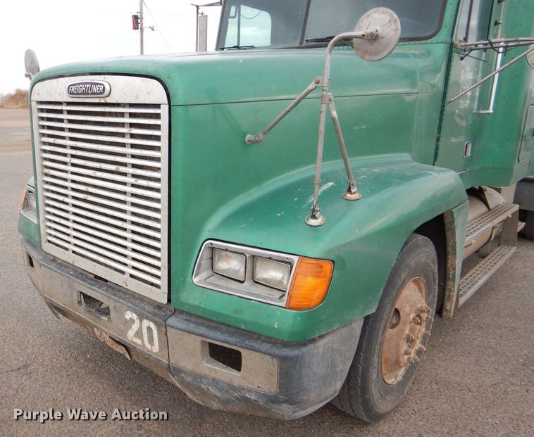 image for item GE9507 1999 Freightliner FLD120 semi truck
