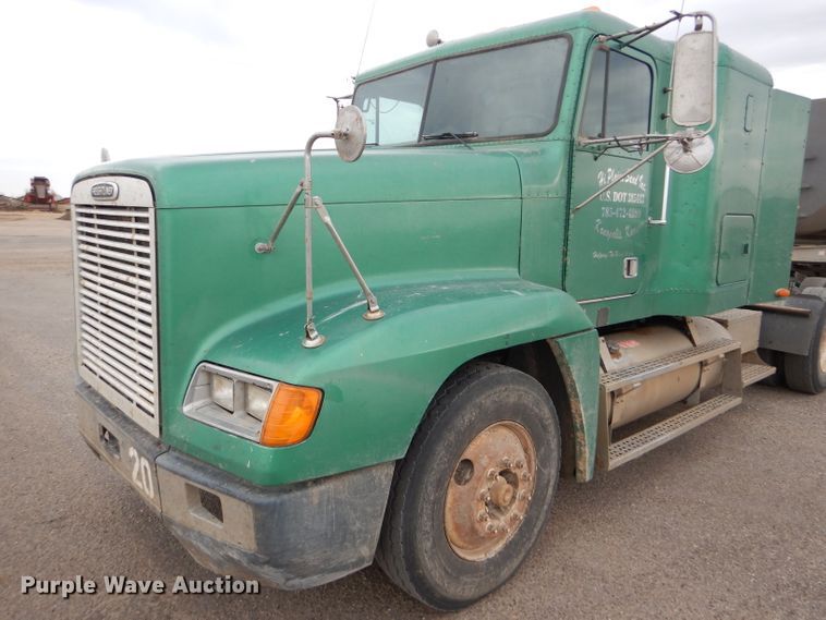 image for item GE9507 1999 Freightliner FLD120 semi truck
