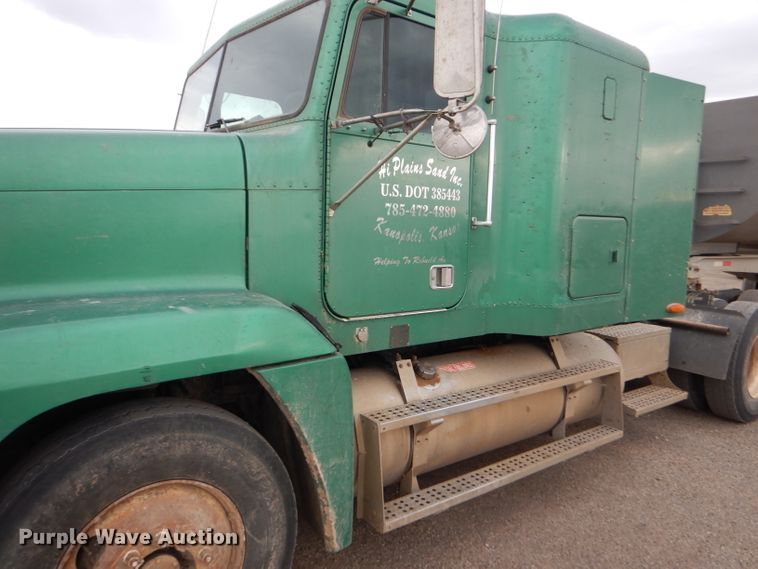 image for item GE9507 1999 Freightliner FLD120 semi truck