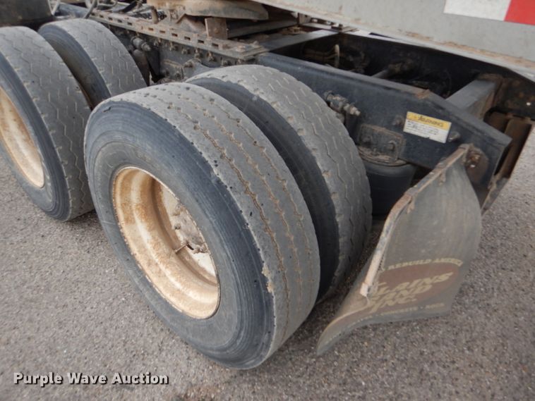 image for item GE9507 1999 Freightliner FLD120 semi truck