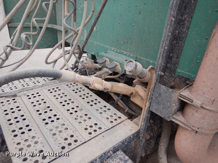 image for item GE9507 1999 Freightliner FLD120 semi truck