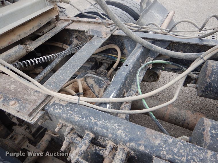 image for item GE9507 1999 Freightliner FLD120 semi truck