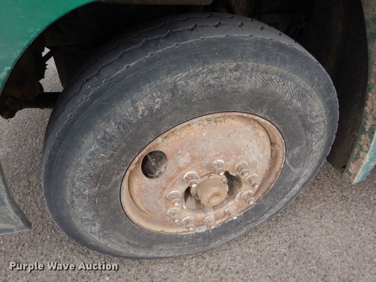 image for item GE9507 1999 Freightliner FLD120 semi truck