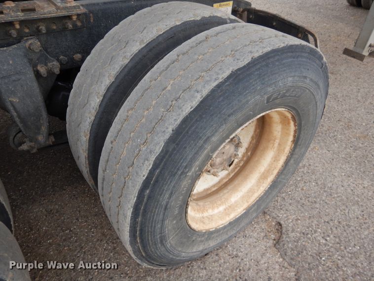 image for item GE9507 1999 Freightliner FLD120 semi truck