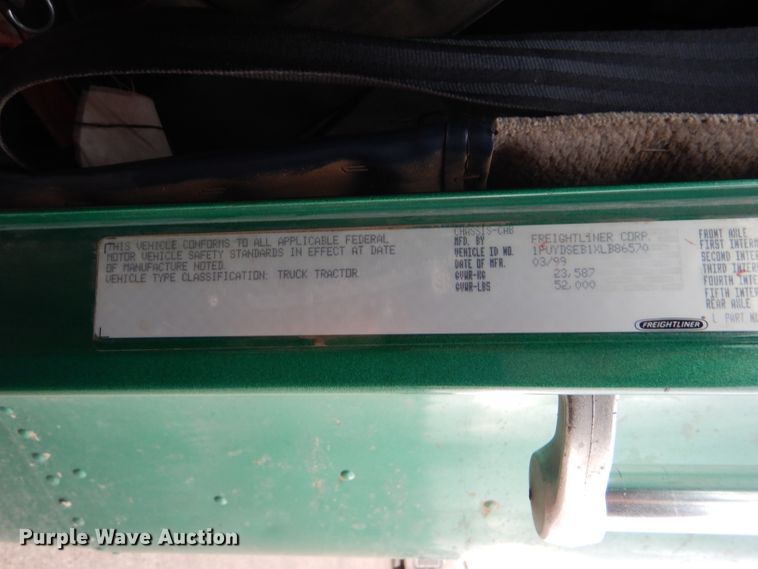 image for item GE9507 1999 Freightliner FLD120 semi truck