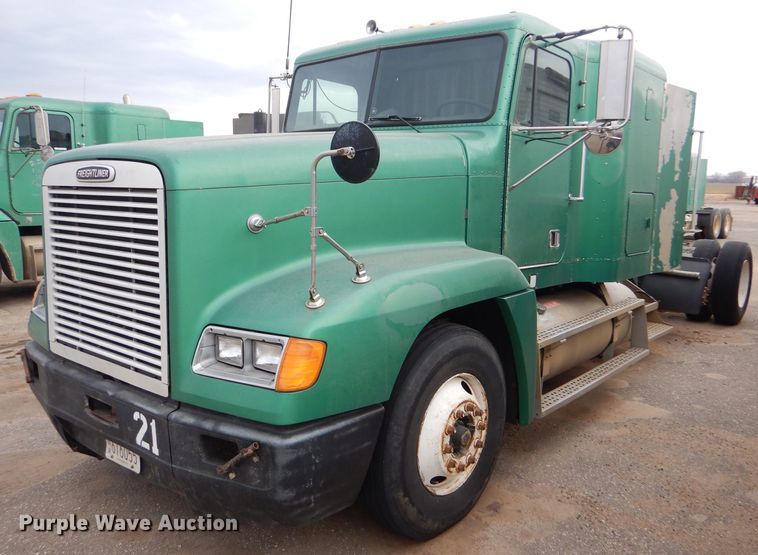 image for item GE9508 1999 Freightliner FLD120 semi truck