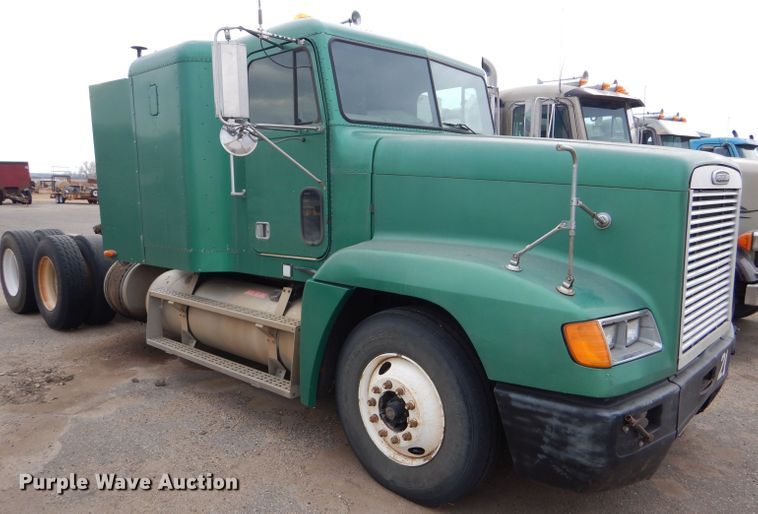 image for item GE9508 1999 Freightliner FLD120 semi truck