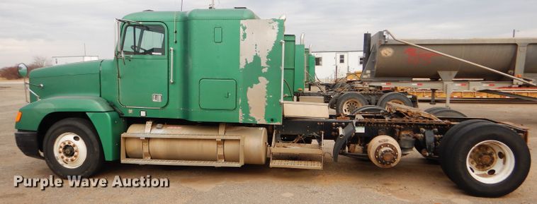 image for item GE9508 1999 Freightliner FLD120 semi truck