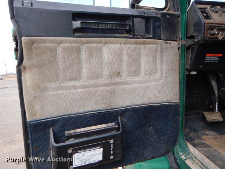 image for item GE9508 1999 Freightliner FLD120 semi truck