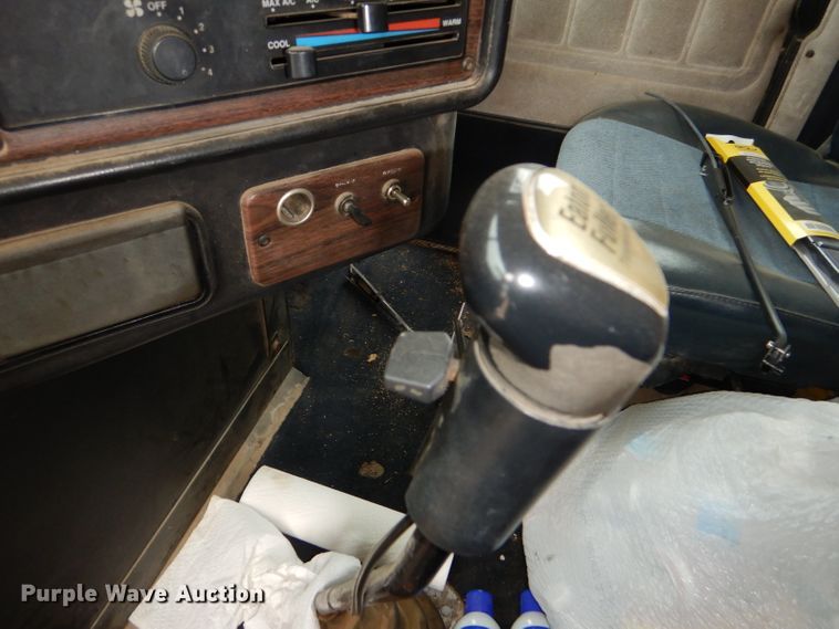 image for item GE9508 1999 Freightliner FLD120 semi truck