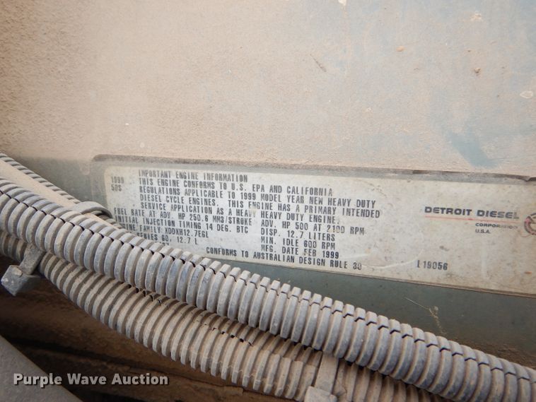 image for item GE9508 1999 Freightliner FLD120 semi truck