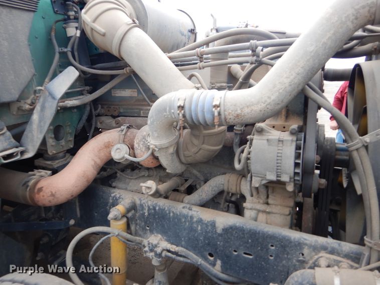 image for item GE9508 1999 Freightliner FLD120 semi truck