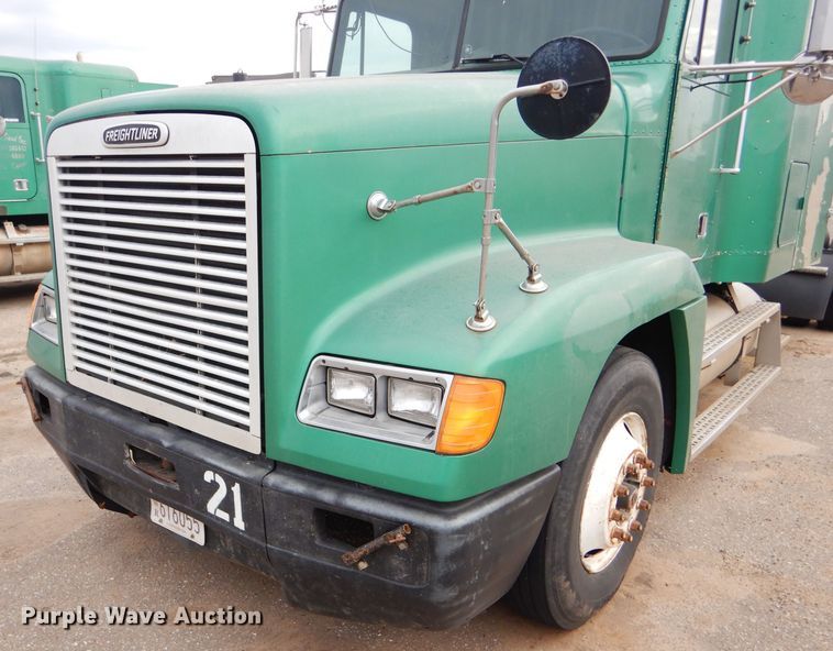 image for item GE9508 1999 Freightliner FLD120 semi truck