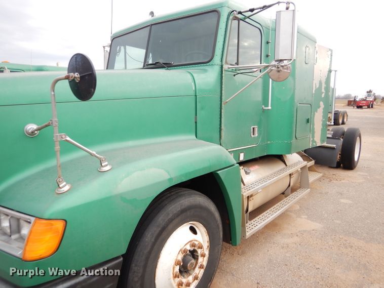 image for item GE9508 1999 Freightliner FLD120 semi truck