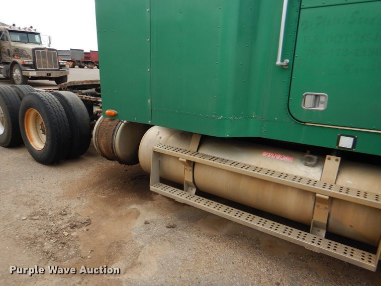 image for item GE9508 1999 Freightliner FLD120 semi truck