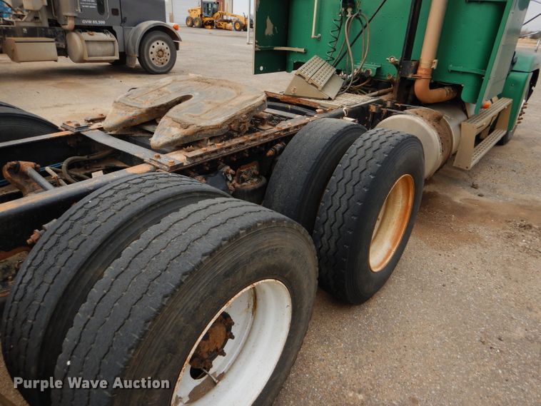 image for item GE9508 1999 Freightliner FLD120 semi truck