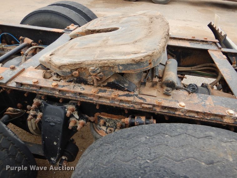 image for item GE9508 1999 Freightliner FLD120 semi truck