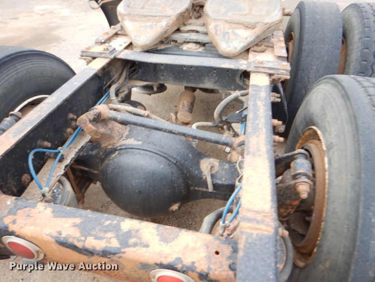 image for item GE9508 1999 Freightliner FLD120 semi truck