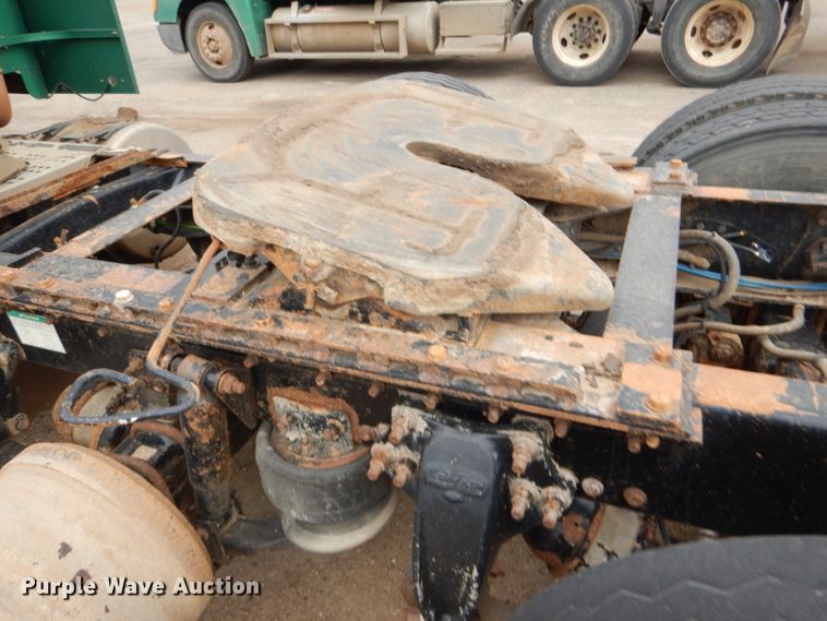 image for item GE9508 1999 Freightliner FLD120 semi truck