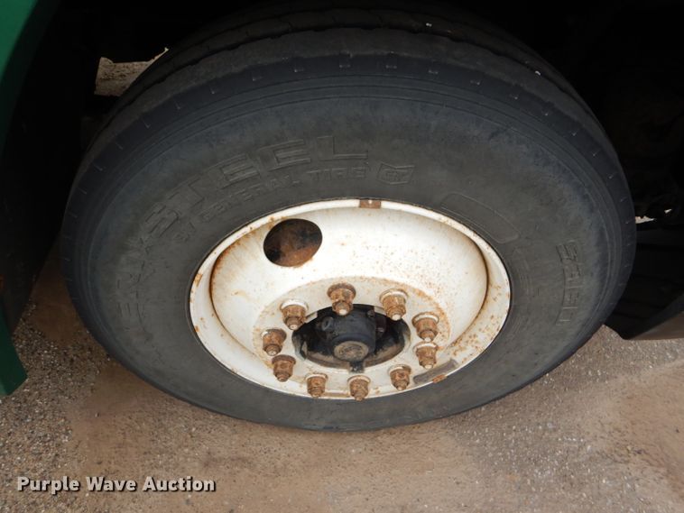 image for item GE9508 1999 Freightliner FLD120 semi truck