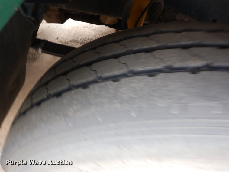 image for item GE9508 1999 Freightliner FLD120 semi truck