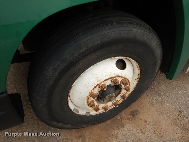 image for item GE9508 1999 Freightliner FLD120 semi truck