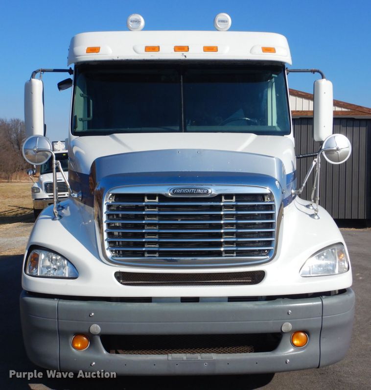 image for item GF9001 2009 Freightliner Business Class M2 semi truck