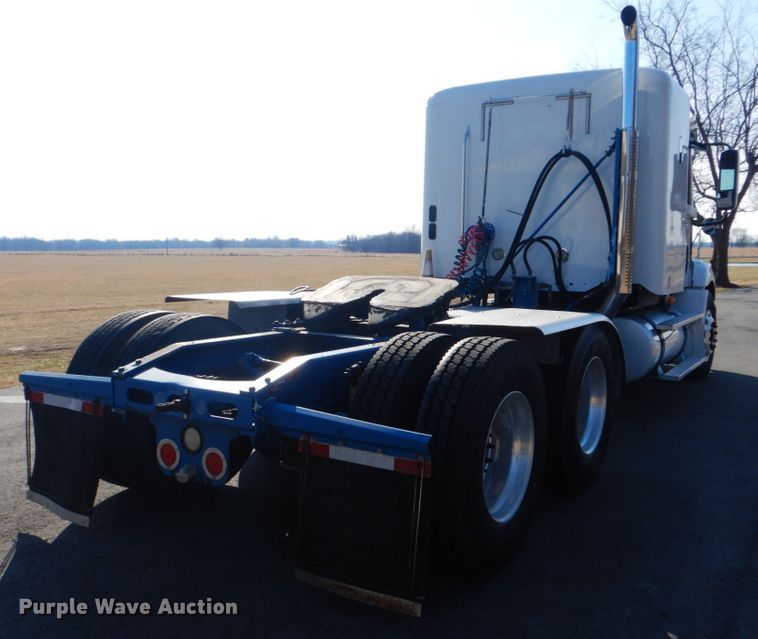 image for item GF9001 2009 Freightliner Business Class M2 semi truck