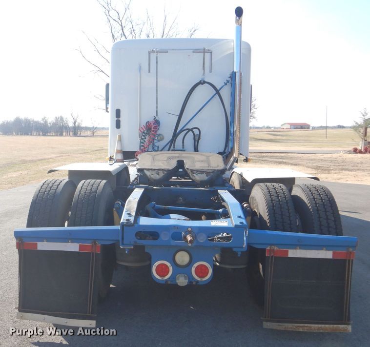 image for item GF9001 2009 Freightliner Business Class M2 semi truck