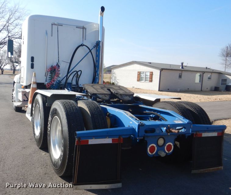 image for item GF9001 2009 Freightliner Business Class M2 semi truck