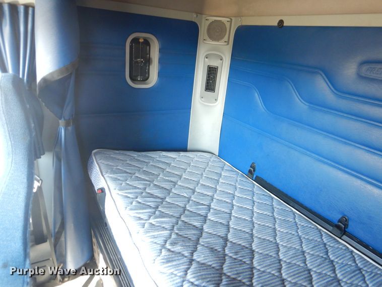 image for item GF9001 2009 Freightliner Business Class M2 semi truck